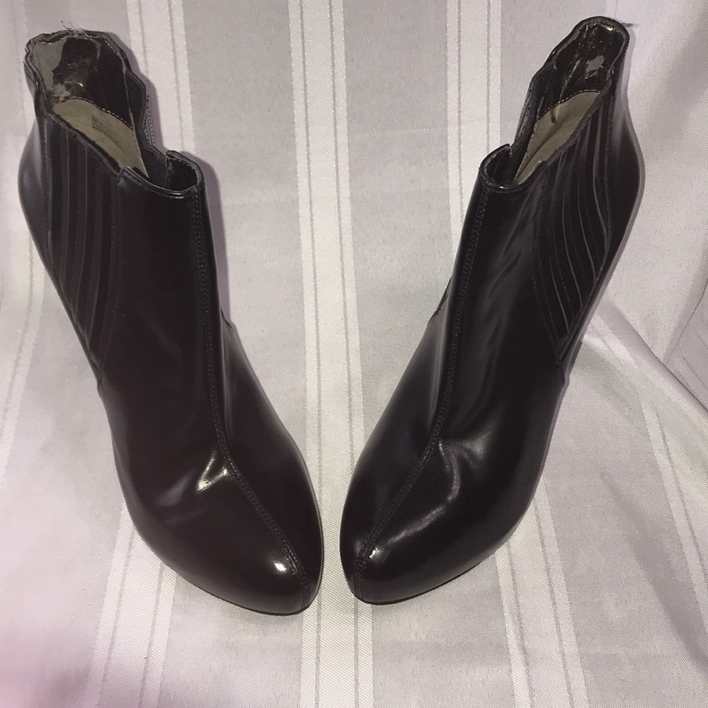 Steve Madden Black Booties!!!